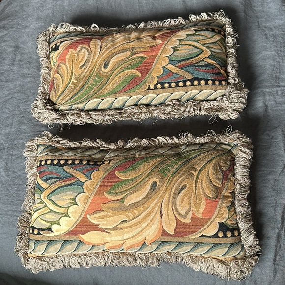 2 elegant lumbar pillows in beautiful earth toned colors Deco design From Gumps - Picture 8 of 16